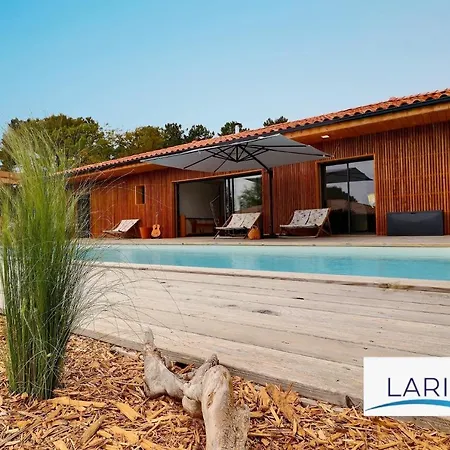 Larimar Villa Leon